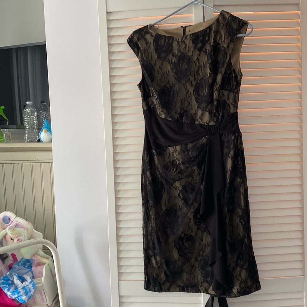 Women’s dress black lace